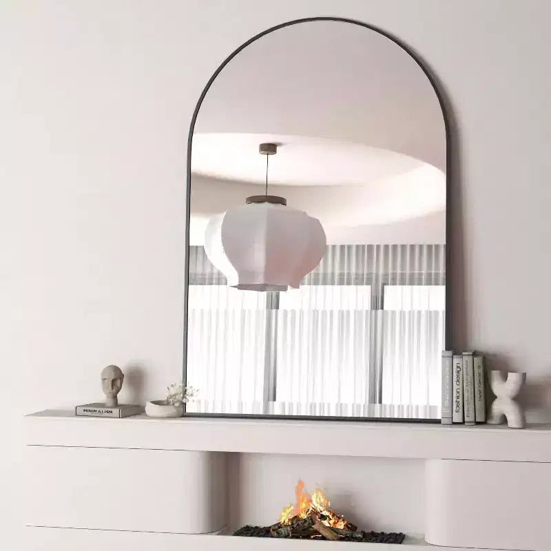 Miroir de salle de bain mural à cadre métallique arqué