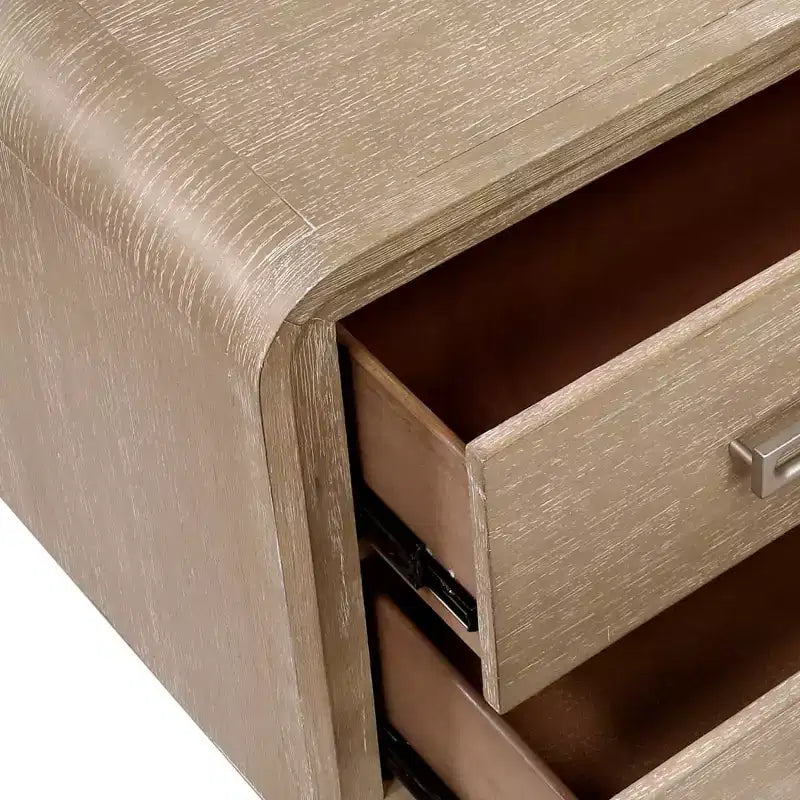Table de chevet moderne en bois — avec deux tiroirs de rangement, des coins arrondis et des poignées en métal