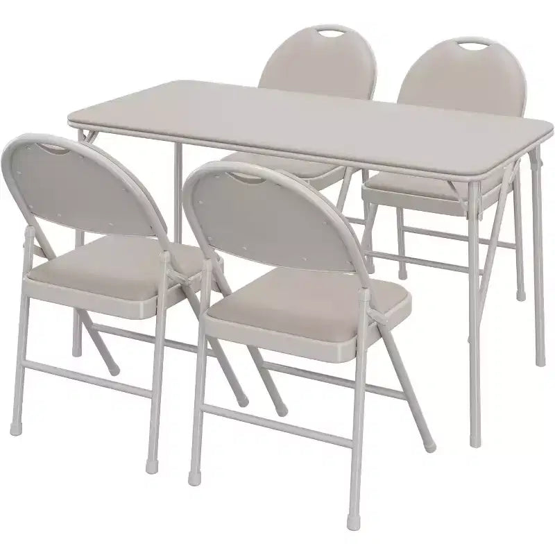 Table rectangulaire pliante portable avec surface en cuir PU, cadre métallique robuste, pieds antidérapants, résistante aux marques et aux éraflures.